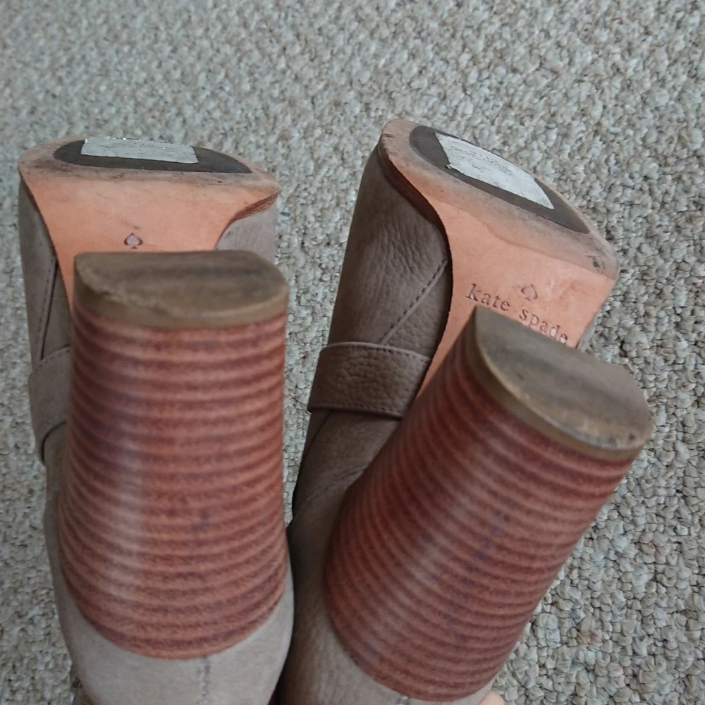 Kate spade New York Lexy double buckle pebbled leather boots in taupe size 6.5